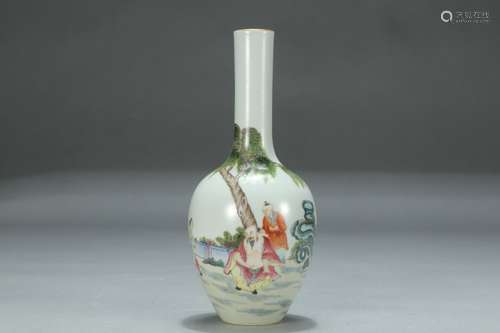 A CHINESE FEN CAI VASE WITH STORY PATTERN