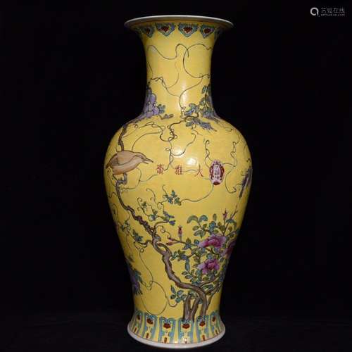 A CHINESE FEN CAI VASE WITH FLOWER AND BIRD PATTERN