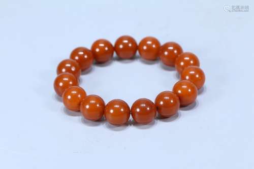 A CHINESE AMBER BRACELET