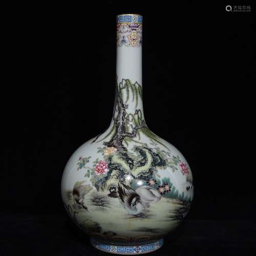 A CHINESE FEN CAI VASE WITH FLOWER AND BIRD PATTERN