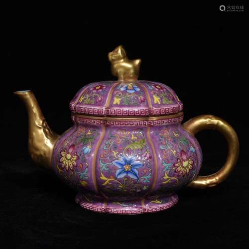 A CHINESE FEN CAI TEAPOT WITH FLOWER PATTERN