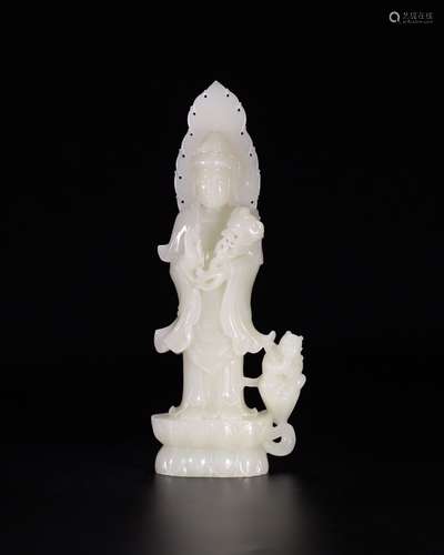 A CHINESE HETIAN JADE GUANYIN BUDDHA