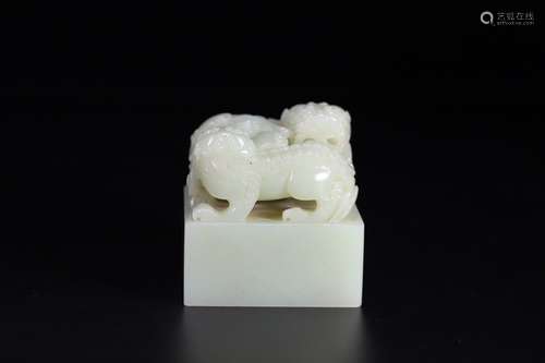 A CHINESE HETIAN JADE SEAL