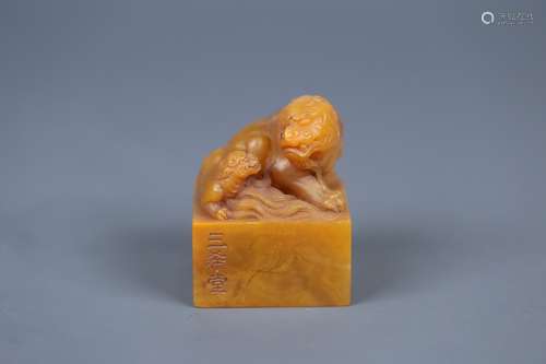 A CHINESE TIANHUANG STONE SEAL WITH WITH BEAST CARVING