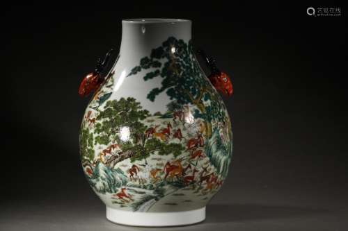 A CHINESE FEN CAI VASE WITH BEAST PATTERN