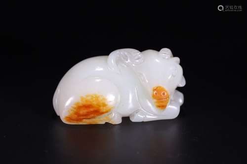 A CHINESE HETIAN JADE HANDPIECE WITH BEAST SHAPE