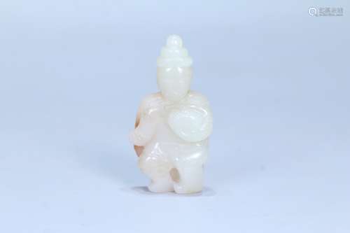 A CHINESE HETIAN JADE FIGURE ORNAMENT