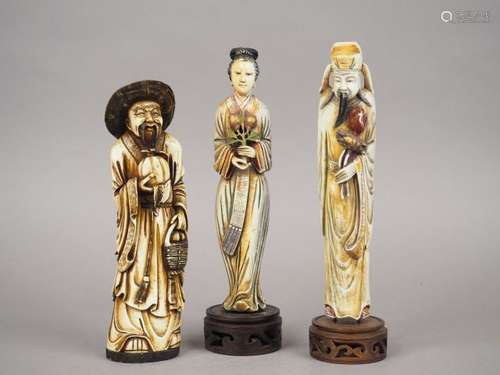 Ensemble comprenant trois statuettes en ivoires po…