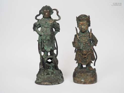 Lot de deux statuettes en bronze représentant des …