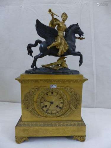 Restoration bronze clock with 2 patinas surmounted…