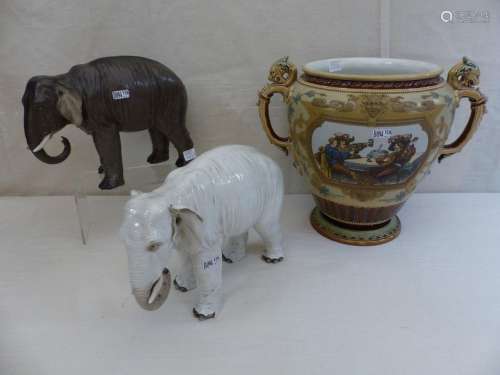 2 elephants in Saxon porcelain (*) and a 2 handled…
