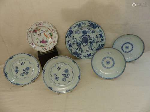 Set including three soup plates and two Chinese bl…