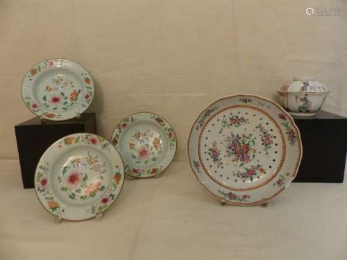 Set includes 3 bowls, a strawberry bush, a covered…