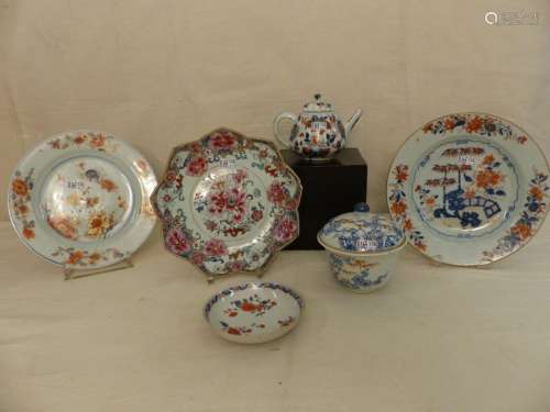 6 China porcelain. Period: 18th century. (*)