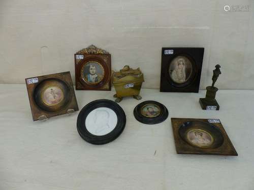 Lot including 6 Napoleonic miniatures, 1 bronze Na…