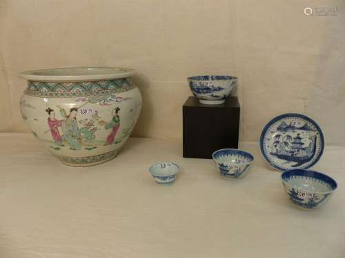A set of 5 blue and white porcelains of China and …