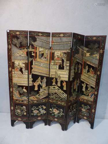 A small 5 leaf lacquered folding screen. Chinese w…