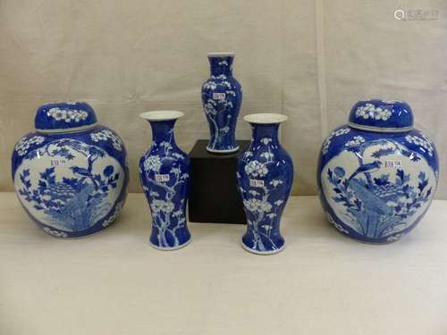 Three vases and two ginger pots in china blue porc…