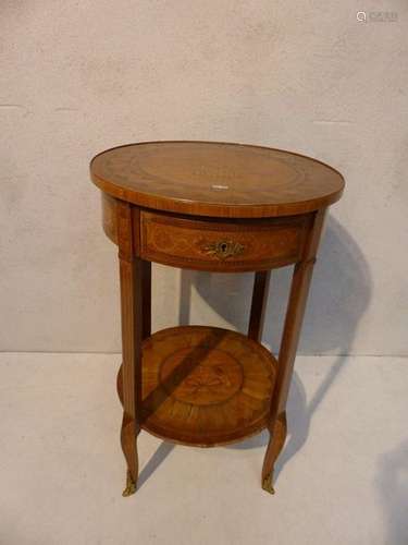 Small round pedestal table in marquetry Transition…