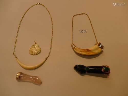 Set of jewellery in 18 karat yellow gold: 2 ivory …