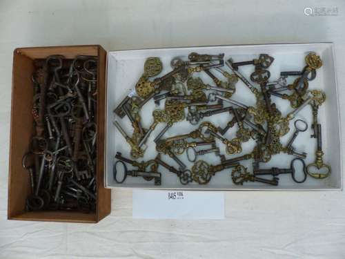 A set of antique keys in iron and gilded brass.