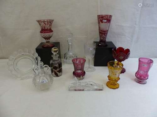 Batch of 12 Bohemian and Lalique glassworks.