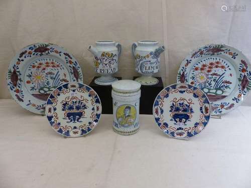 Lot including 2 goats, a jar with lid, a pair of d…