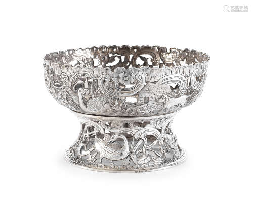 A Victorian silver dish ring and bowl William Coymns, London, 1899 / 1900