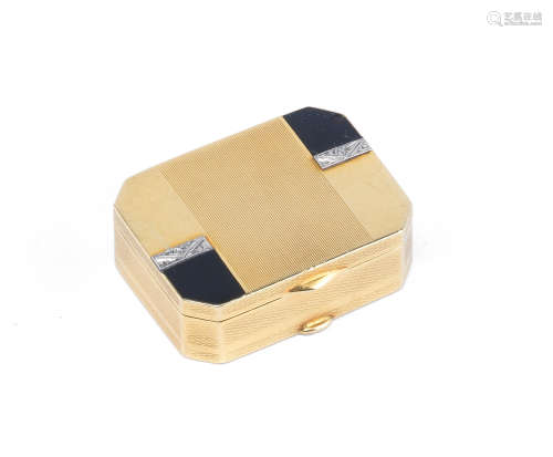 An Art Deco diamond-set gold pill box circa 1940, stamped '750' and 'S'