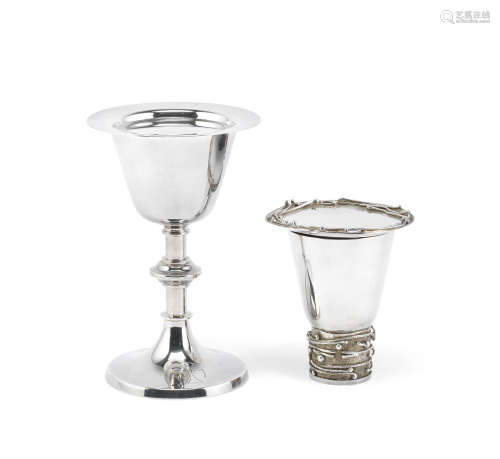 A silver chalice and paten Graham Watling, London 1974 / 1975 (4)