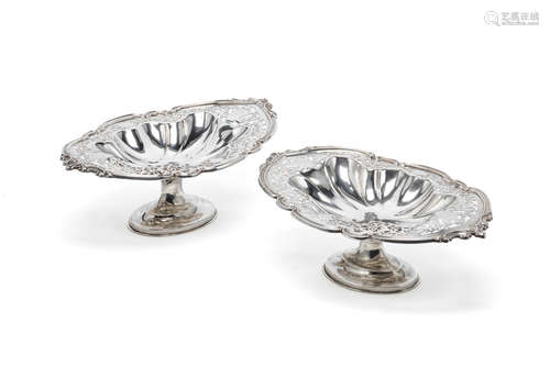 A pair of Edwardian silver dishes Charles Westwood & Sons, Birmingham 1907 (2)