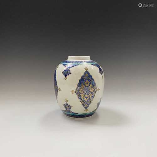 A Chinese porcelain ginger jar of Persian influence, early 20th century, with four foliate gilt