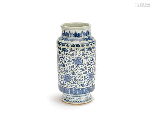 A blue and white Ming-style 'lantern' vase 18th/19th century