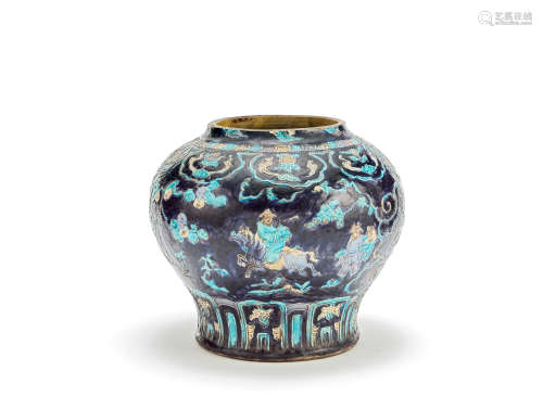 A large Fahua jar Late Ming Dynasty