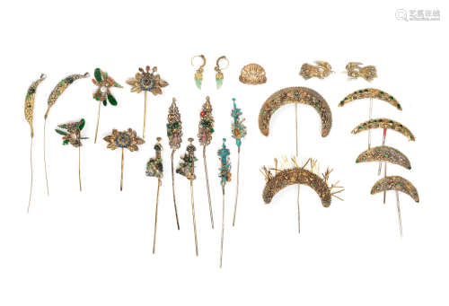 A group of Chinese filigree jewellery and hair ornaments Late Qing Dynasty