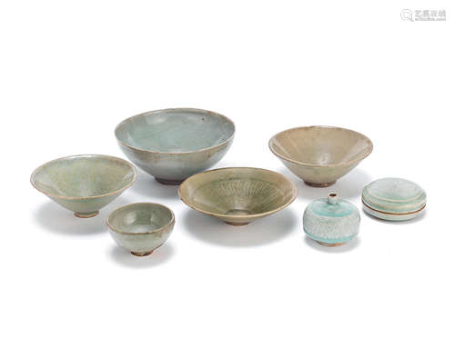 A group of celadon-glazed wares 13th/14th century