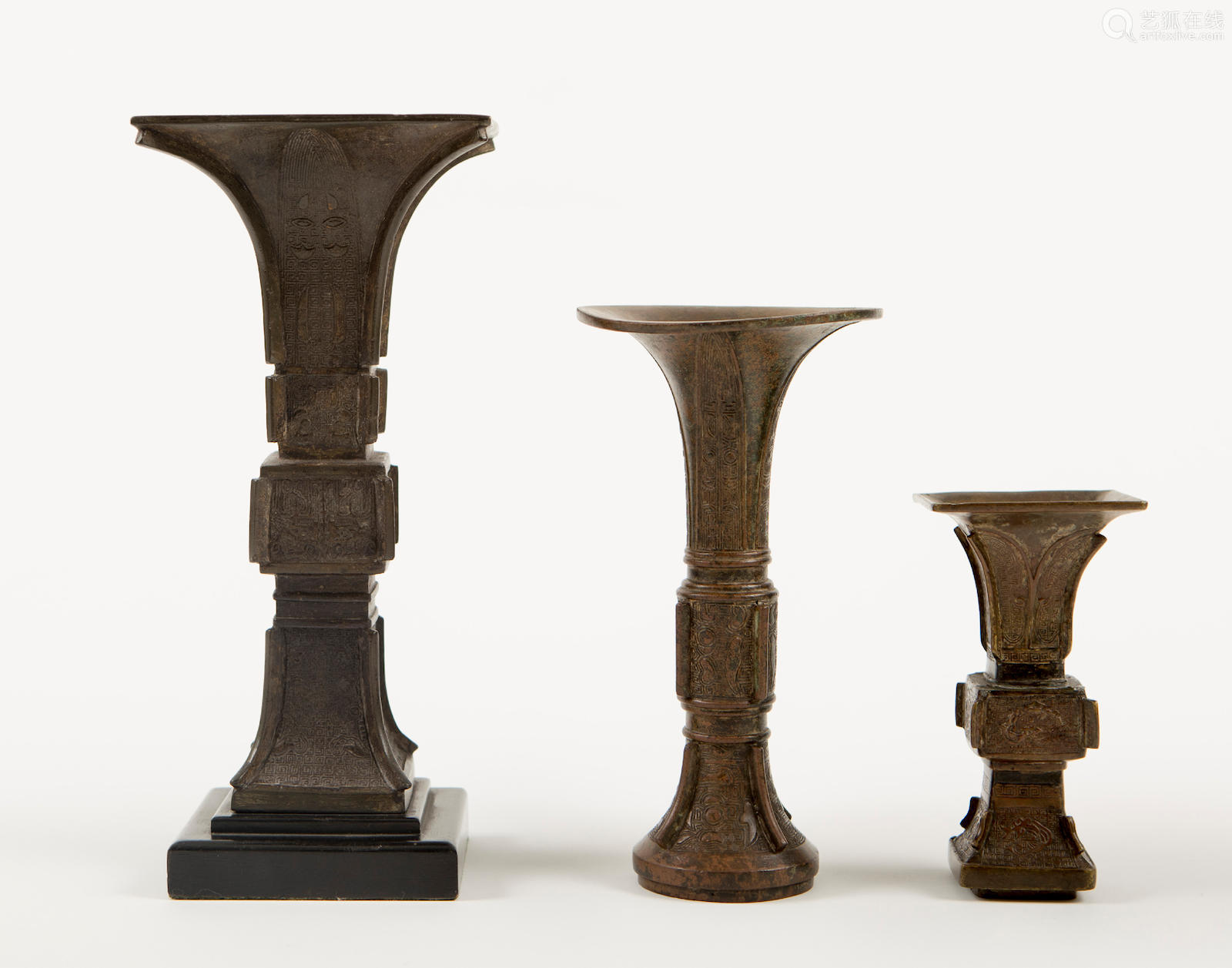 Three Archaistic Bronze Beaker Vases Gu Ming Early Qing Dynasty Deal Price Picture Three Archaistic Bronze Beaker Vases Gu Ming Early Qing Dynasty Deal Price Picture