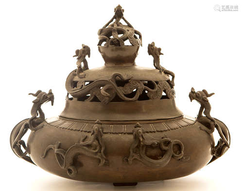 A large bronze 'chilong' incense burner and cover Qingtong xuan zhi mark, Kangxi/Yongzheng