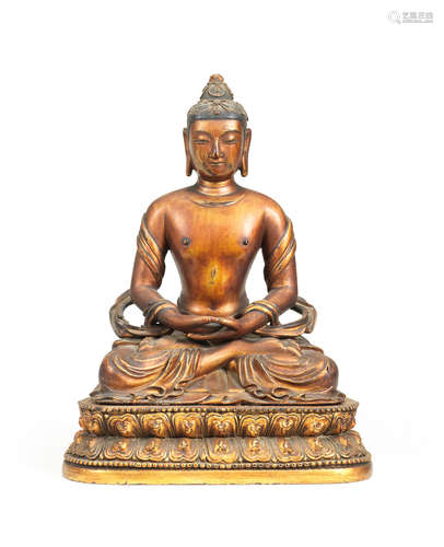 An Imperial gilt-lacquered wood figure of Buddha 17th/18th century