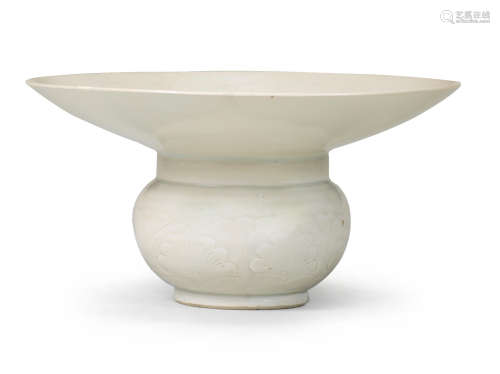 A rare dingyao spittoon, zhadou Northern Song Dynasty