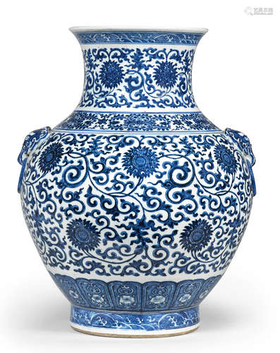 A large blue and white vase, Hu Qianlong seal mark, Republic Period