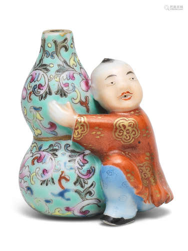 A rare famille rose 'boy and double-gourd' snuff bottle Qianlong seal mark, late Qing Dynasty/Republic Period