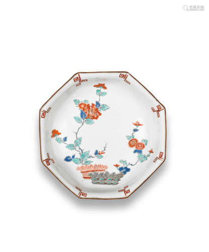 A Kakiemon octagonal bowl Edo period (1615-1868), early 18th century