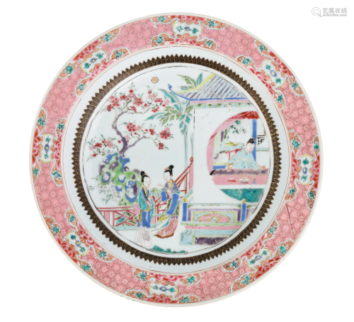 A PAIR OF FAMILLE ROSE PORCELAIN SERVICE ROUND …