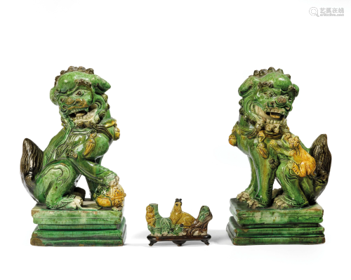 A PAIR OF LARGE SANCAI BUDDHIST LIONS O…