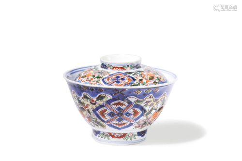 AN IMARI PORCELAIN RICE BOWL AND COVER, CH…