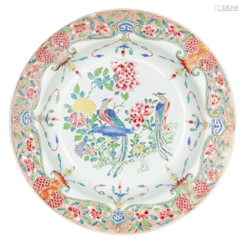A LARGE BRIGHTLY ENAMELED FAMILLE ROSE PO…