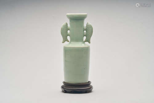 A Longquan celadon-glazed mallet-shaped vase  13th/ 14th century