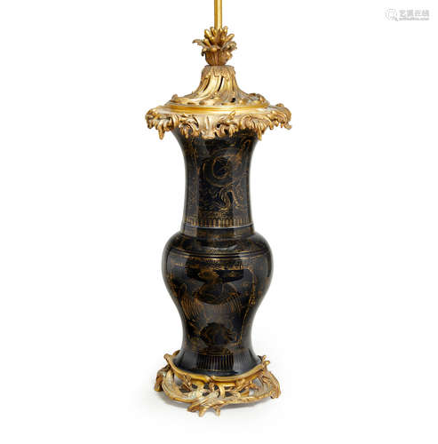 A mirror black and gilt decorated yen-yen vase  Late Qing/Republic Period