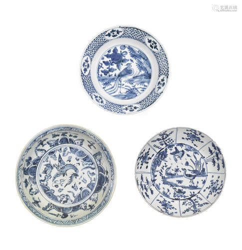 A group of three blue and white plates  Late Ming dynasty